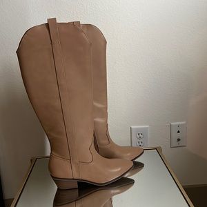 Beautiful light tan faux cowgirl but classic boots for all weather